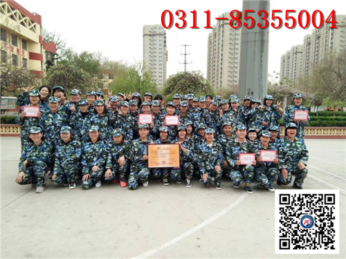 2018春新生石鐵技校軍訓匯演報告 學校圖片 第3張