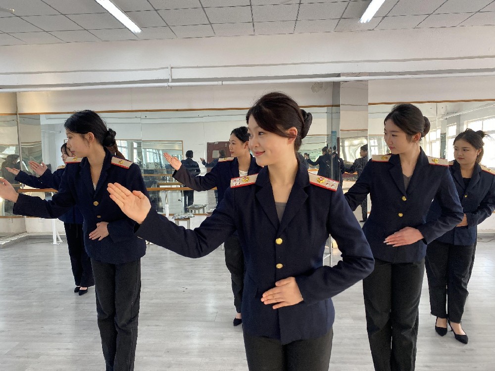 石家莊新鐵職業(yè)高級(jí)中學(xué)學(xué)費(fèi)及優(yōu)惠政策 學(xué)校新聞 石家莊新鐵職業(yè)高級(jí)中學(xué)學(xué)費(fèi)及優(yōu)惠政策 學(xué)校新聞