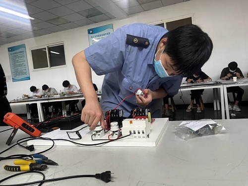 石家莊鐵路職業高級技工學校機電專業怎么樣 學校新聞 石家莊鐵路職業高級技工學校機電專業怎么樣 學校新聞